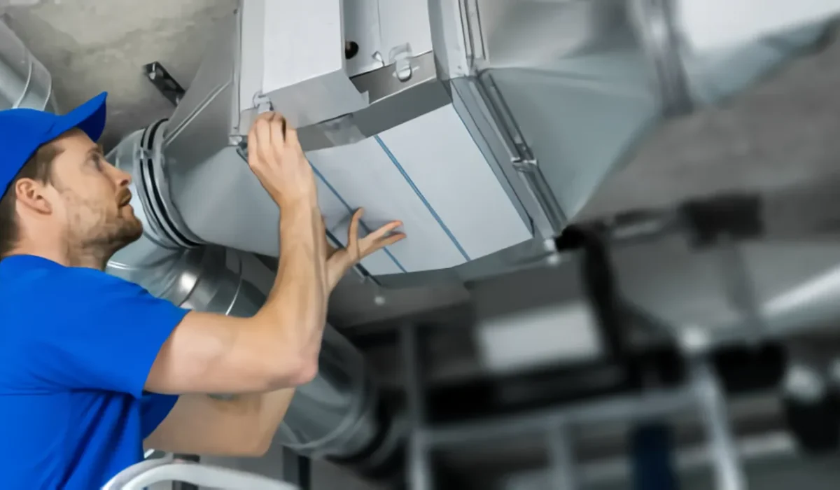 servicio-de-instalación-y-reparación-del-sistema-de-ventilación-técnico-de-hvac-en-el-trabajo_waifu2x_art_noise1_scale